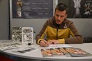 Ο Αποστόλης μετακόμισε στο χωριό των παππούδων του και φτιάχνει ένα τέλειο graphic novel