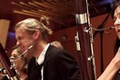 Αυτή η ορχήστρα παίζει το “Tango Jalousie”, ενώ έχει φάει τα πιο καυτά chili peppers του κόσμου.