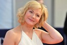 Η Kim Cattrall επαναπροσδιορίζει την μητρότητα 