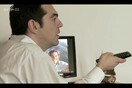 9 φορές που ο Τσίπρας υποσχέθηκε περίπατο στο δάσος, σκίσιμο μνημονίων και ένα νόμο και άρθρο