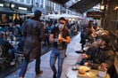 «Κλείνει» πάλι το Λονδίνο λόγω κορωνοϊού: Λουκέτο σε μπαρ και εστιατόρια - Απαγορεύονται οι συγκεντρώσεις