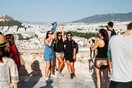 Τι θέλουν όλοι αυτοί οι τουρίστες στην Αθήνα;