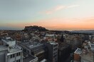 17:59 σούρουπο Κυριακής: Η ζωή εν μπάφω