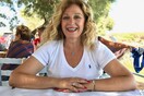 Ένα πρόσχαρο κορίτσι