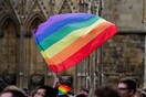 Νέος, επαγγελματίας και LGBTQ+: Ποιες είναι οι καλύτερες και ποιες οι χειρότερες ευρωπαϊκές χώρες για να ζήσεις
