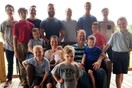 Μετά από 14 αγόρια, αυτή η οικογένεια υποδέχθηκε πρόσφατα ένα νεογέννητο κορίτσι