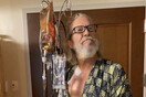 Ο Τζεφ Μπρίτζες ποζάρει αγέρωχος ενώ κάνει θεραπεία για τον καρκίνο: «Παλιά, καλή αγάπη»