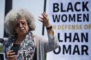 Η Άντζελα Ντέιβις λάνσαρε σειρά ρούχων εμπνευσμένη από μαύρους ακτιβιστές