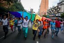 Μαδούρο: Καλεί την εθνοσυνέλευση να εξετάσει τον γάμο ατόμων του ίδιου φύλου, επικαλούμενος τον πάπα