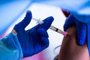 Πρύτανης ΕΚΠΑ: Η αποτελεσματικότητα των εμβολίων μειώνεται πάνω από 50% στη νοτιοαφρικανική μετάλλαξη