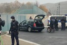 Βερολίνο: Αυτοκίνητο με γραμμένα συνθήματα έπεσε πάνω στην πύλη της καγκελαρίας