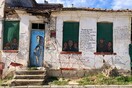 Ένας 71χρονος γκραφιτάς μεταμορφώνει το χωριό του στην Πιερία