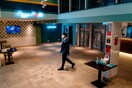 Λονδίνο: Καθώς οι κλίνες των νοσοκομείων λιγοστεύουν, ασθενείς Covid μεταφέρονται σε ξενοδοχείο Best Western