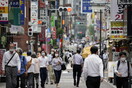 Η Ιαπωνία βρίσκεται σε «μέγιστο συναγερμό» μετά από ρεκόρ κρουσμάτων Covid αλλά δεν παίρνει νέα μέτρα