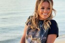 Η Τζένιφερ Λόπεζ στο «Love Don't Cost a Thing» 20 χρόνια μετά - Έκανε τη σκηνή στην παραλία