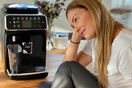 Απολαύστε φρεσκοαλεσμένο αρωματικό καφέ στο σπίτι, με τη νέα αυτόματη μηχανή Espresso Philips 4300 LatteGo
