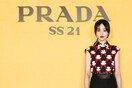 O οίκος Prada διέκοψε συνεργασία με Κινέζα ηθοποιό που εγκατέλειψε τα παιδιά της