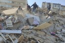 Τουρκία: Τέσσερις νεκροί και 120 τραυματίες από τον σεισμό - Δεκάδες κτίρια κατέρρευσαν στη Σμύρνη