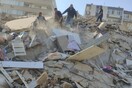 Τουρκία: Τέσσερις νεκροί και 120 τραυματίες από τον σεισμό - Δεκάδες κτίρια κατέρρευσαν στη Σμύρνη