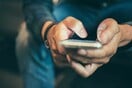 Lockdown: Η αυξημένη χρήση social media εντείνει τη μοναξιά - 2 στους 5 θέλουν να απέχουν αλλά δεν μπορούν