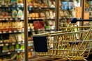 Ερευνα: 1 στους 4 Ελληνες παραγγέλνουν τρόφιμα από τα σούπερ μάρκετ εξ αποστάσεως