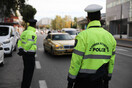 ΕΛ.ΑΣ: Έβαλαν πρόστιμο σε παντρεμένο ζευγάρι που πήρε το ίδιο ταξί