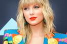 Taylor Swift: Μήνυση από θεματικό πάρκο για το άλμπουμ «Evermore»