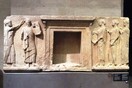 Το Λούβρο παρέδωσε στο Αρχαιολογικό Μουσείο της Θάσου τα εκμαγεία από τρεις ανάγλυφες μαρμάρινες πλάκες