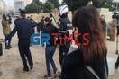 Θεσσαλονίκη: Ένταση και προσαγωγές στον Λευκό Πύργο - Πέταξαν τον Σταυρό στον Θερμαϊκό [ΒΙΝΤΕΟ]