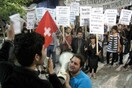 O Σύνδεσμος Ειλικρινών Βιομηχάνων νουθετεί τους Αγανακτισμένους