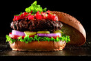 Τα T.G.I. Friday’s® παρουσιάζουν τα νέα Twister Burgers