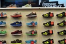 Η Nike νοικιάζει μαγαζί στο Σύνταγμα πληρώνοντας 43% λιγότερο απ' ότι ο προηγούμενος ενοικιαστής .