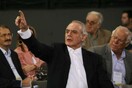 Αρνείται να απολογηθεί ο Άκης