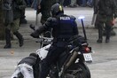 Αμερικανίδα διαδηλώτρια μηνύει ΔΙΑΣ και ΔΕΛΤΑ για ξυλοδαρμό