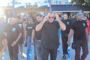 Η Χ.Α. ζητά από καταστηματάρχες να απολύσουν τους αλλοδαπούς