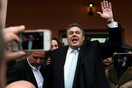 «Δεν με πλήρωσες για τα βιβλία που σου έγραψα»
