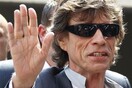 Ο Μικ Τζάγκερ καταγγέλλει τον πρωθυπουργό της Βρετανίας