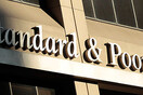 Ο οίκος Standard & Poor's υποβάθμισε την προοπτική του βρετανικού αξιόχρεου