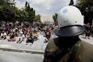 Ένταση και τραυματισμοί στο Σύνταγμα (video)