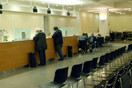 Σχεδόν τριπλασιάστηκαν οι εκροές ελληνικών καταθέσεων