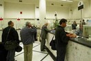 Το δικαστήριο “έσβησε” τα χρέη άνεργης δανειολήπτριας