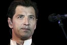 Ο Ρουβάς ανάβει τα χριστουγεννιάτικα λαμπάκια στο Σύνταγμα