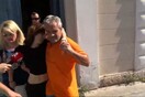 Ύβρεις και γιουχαΐσματα προς τη σύζυγο του νεκρού Θ. Λάμπρου στα Δικαστήρια