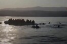 Liberation: H ελληνική ακτοφυλακή προσπαθεί να βουλιάξει βάρκα με μετανάστες [ΒΙΝΤΕΟ]