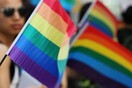 Επεκτείνεται και στα ομόφυλα ζευγάρια το Σύμφωνο Συμβίωσης
