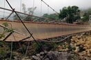 Βιετνάμ: Γέφυρα κατέρρευσε την ώρα που περνούσε από πάνω της κηδεία