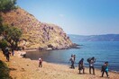 Guardian: Οι κάτοικοι της Λέσβου είναι επικοί ήρωες