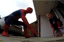 Πατέρας ντύνεται Spiderman για να δώσει χαρά στον καρκινοπαθή γιό του