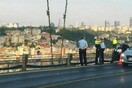 Αστυνομικός στην Τουρκία έβγαλε selfie με φόντο έναν άνθρωπο που αυτοκτονούσε
