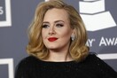"H Adele ετοιμάζεται να αποσυρθεί για πέντε χρόνια για να μεγαλώσει τον γιο της"